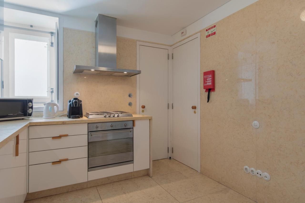 Downtown Apartment Santa Justa Lisbon Bagian luar foto