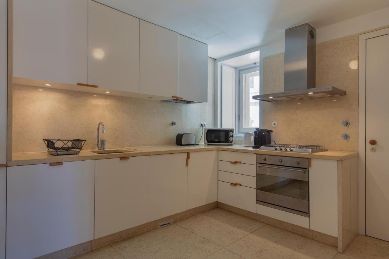Downtown Apartment Santa Justa Lisbon Bagian luar foto