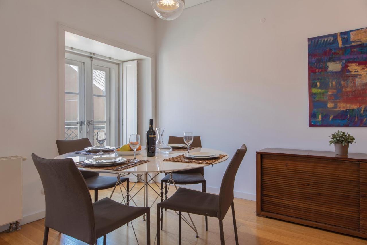Downtown Apartment Santa Justa Lisbon Bagian luar foto