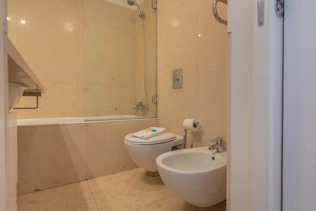 Downtown Apartment Santa Justa Lisbon Bagian luar foto